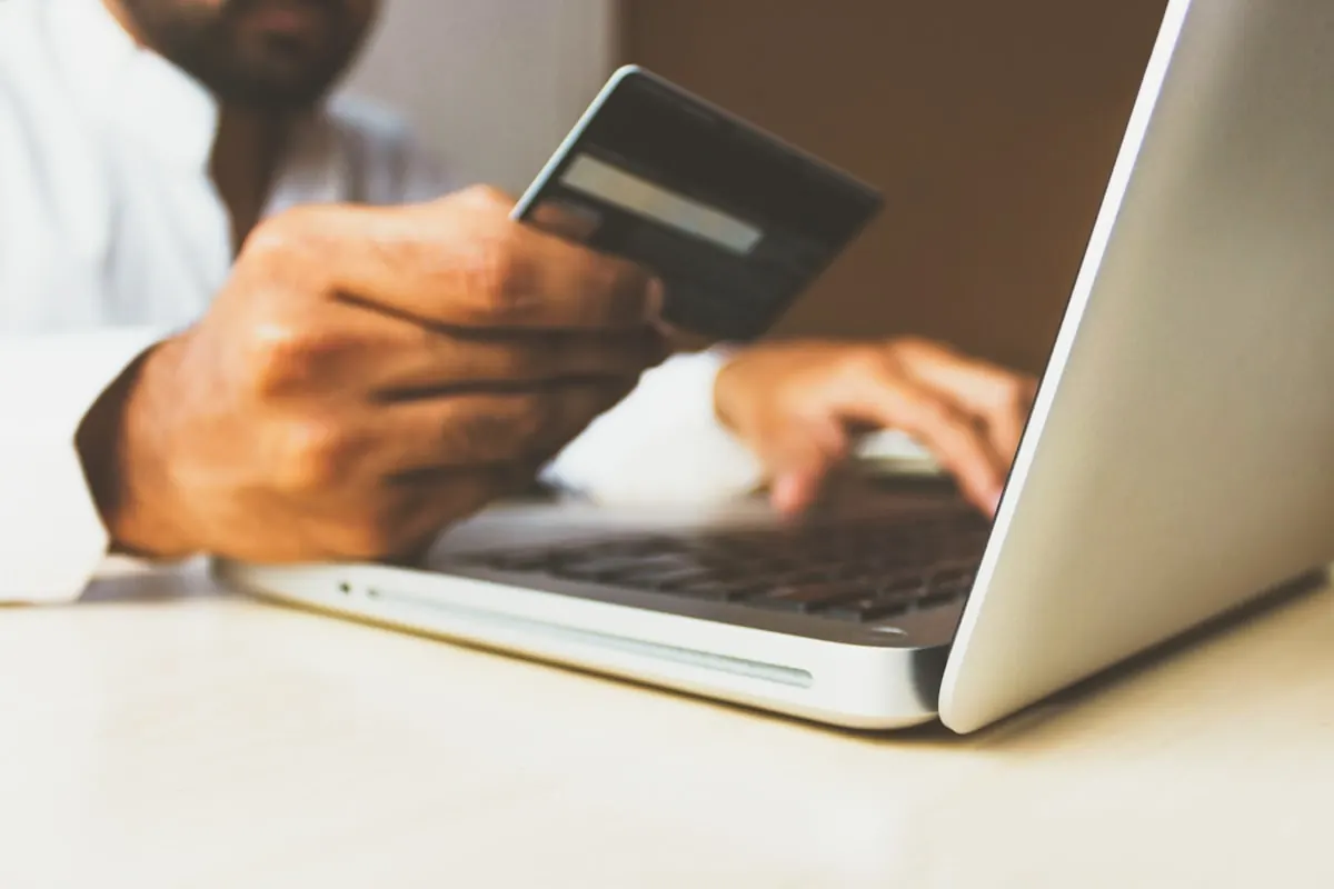 Customer payment card and checkout workflow for e-commerce payment gateway planning